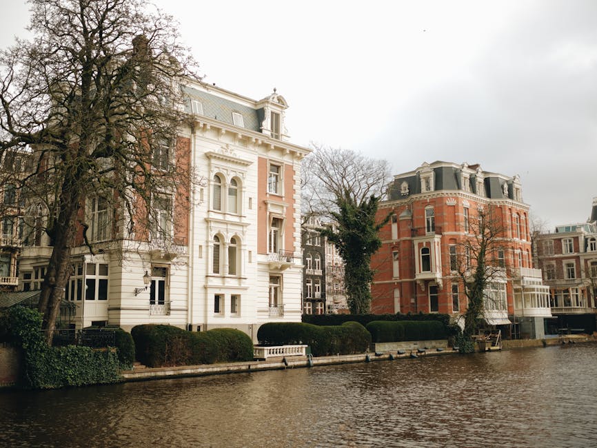 Amsterdam Canal Mansions Reserved for Confidential Stays
